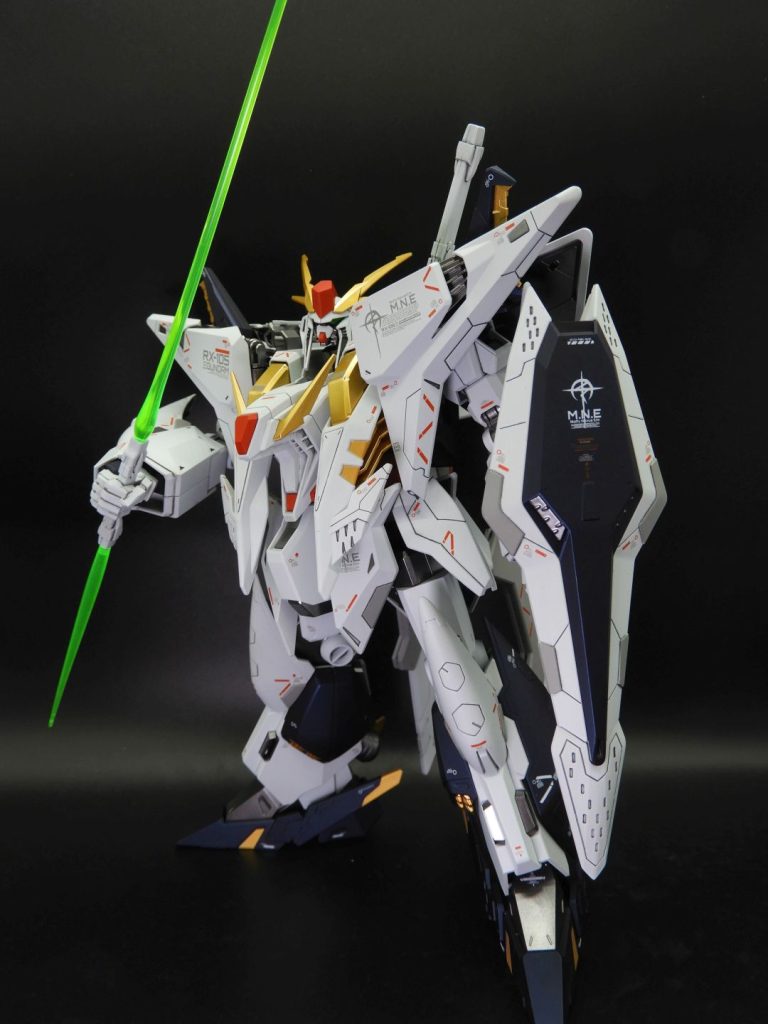 全塗装しました。ホワイトは少しグレーかかったスチールホワイトで塗りましたが、写真ではただのホワイトにしか見えませんでした。