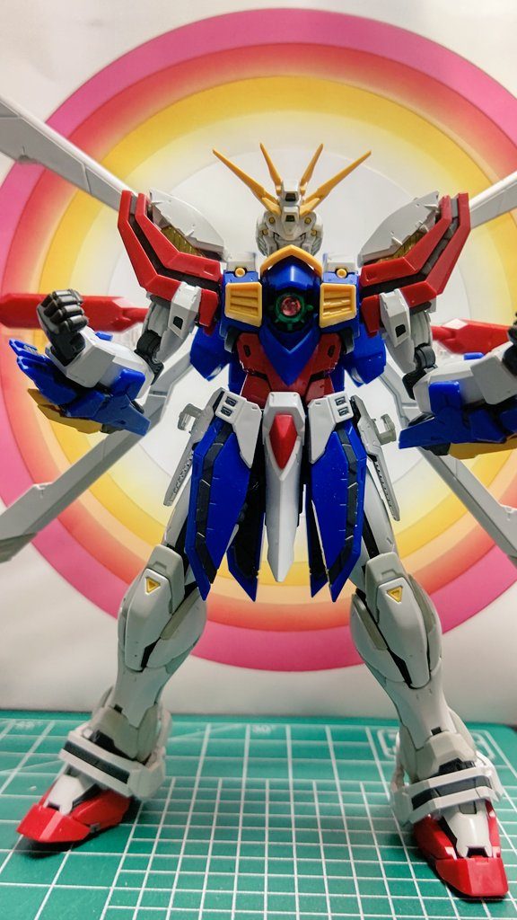 軽くスミ入れしましたが、薄くて目立ってませんね。ポージングしやすく動かしても楽しいキットでした。そしてサーベルを付け忘れてます。