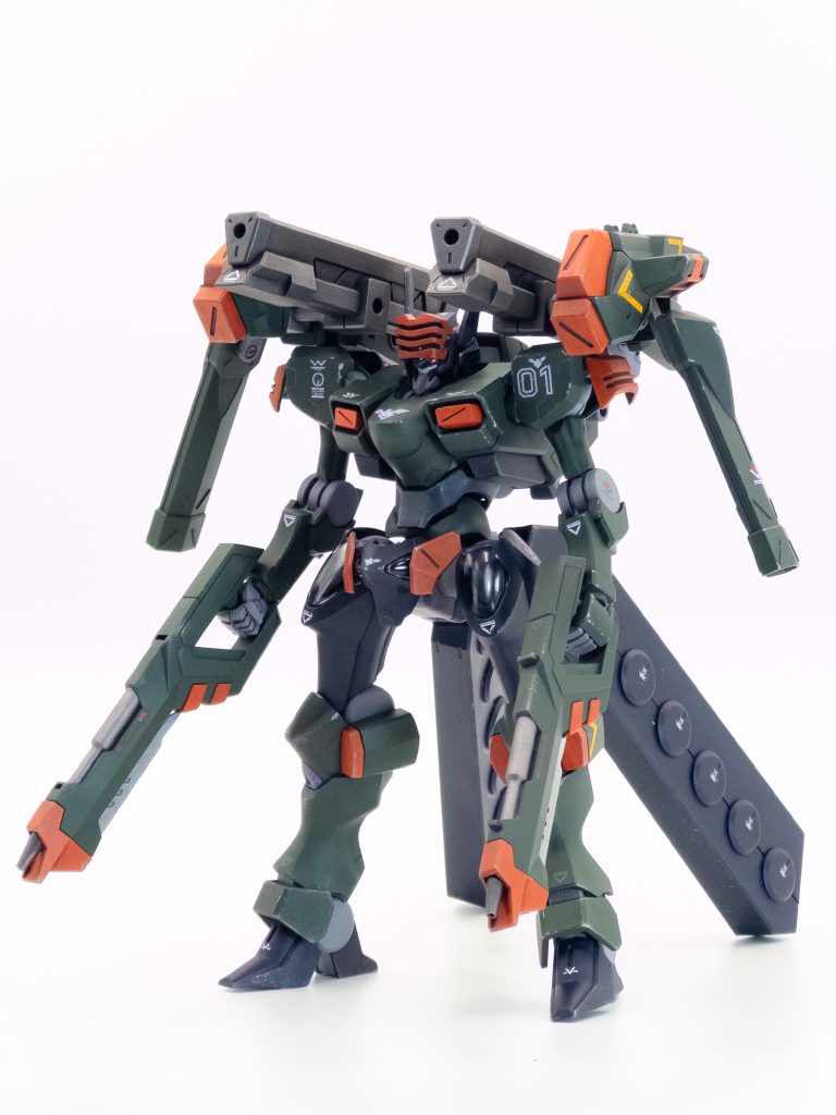 機体設定ファラクト以前に開発されたペイル社初のGUNDフォーマット実証試験機。ザウォートヘヴィの次世代試験機をベースに半ば無理矢理GUNDフォーマットを組み込む形で改修が施された。武装構成は実戦を想定しており総合性能(特に火力)はファラクトを凌ぐ。GUNDフォーマットのフィルターが不完全であったことから強化人士1号、2号ともに数度の実戦を想定した激しい運用テストの末に死亡している。本機のデータを元に学園での運用を想定した武装構成、GUNDフォーマットの調整が行われファラクトが開発された。