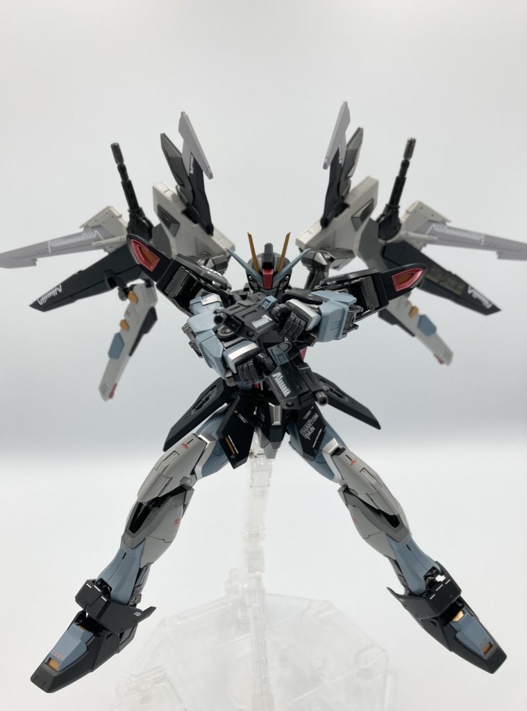 ノワールと言えばやはり二丁拳銃ですね！なんとかルージュの手首パーツで持たせれたんで良かったです😊