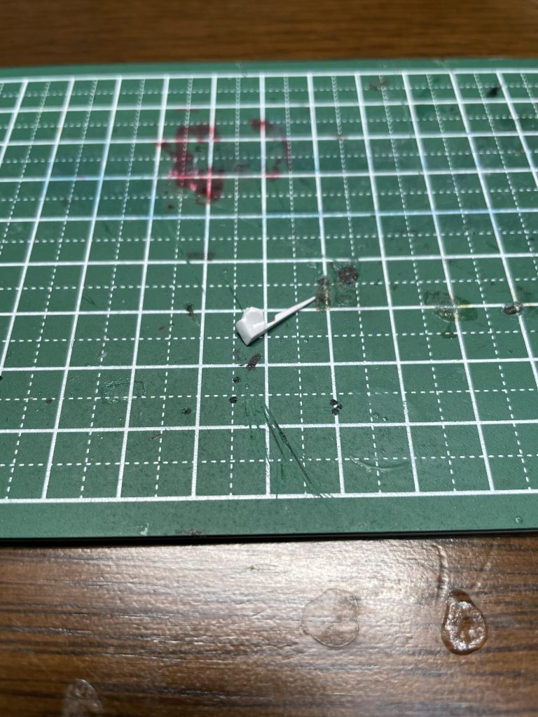 シャープにする工程で折れました。心も折れました。