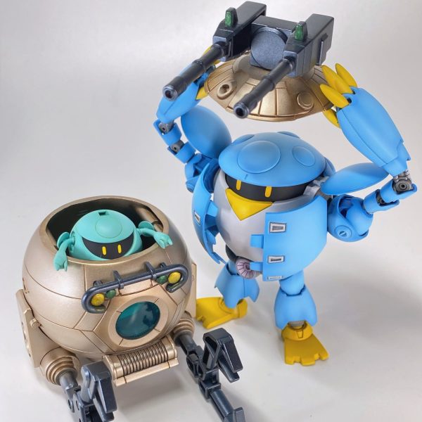 モモカプルと金色ボール