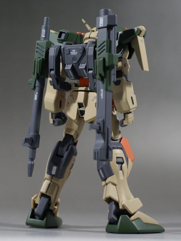 背面のこの重厚感がいい！