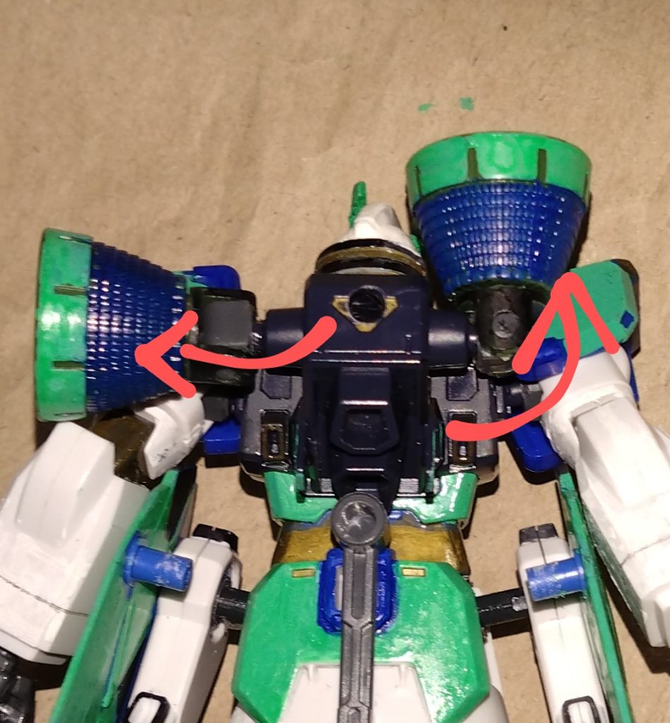 上の説明にもありましたが、バックパックにはより高い機動力を生み出す為にバーニアを搭載。フレキシブルに可動し、バーニアの方向を自由に変えることで高い機動性を発揮。宇宙や空中戦を得意とする……設定になります。