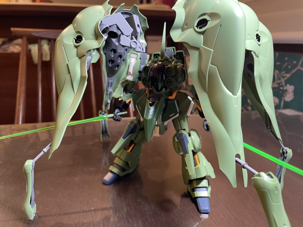 素組ちょく後の写真第一印象は「デカ!ディテールすくな!あんまりかっこよく。。。な、、い??」