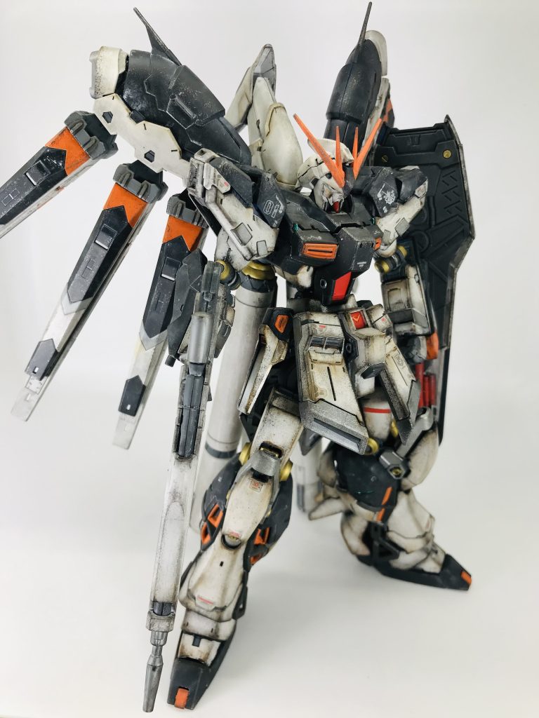 汚し…あまり変わってないように見えますが…リアルタッチマーカーブラウン1と、普段はあまり使用しないウェザリングマスターのサビで汚しを追加してますウェザリングマスターを使用したら、更に上から艶消しを吹いてコーティングするのが常識かと思いますが…私は艶消しが勿体無いのでコーティングしません😅だから触ると少し粉が取れて質感が変わってしまう…なのでウェザリングマスターはあまり使用しないのです🙄