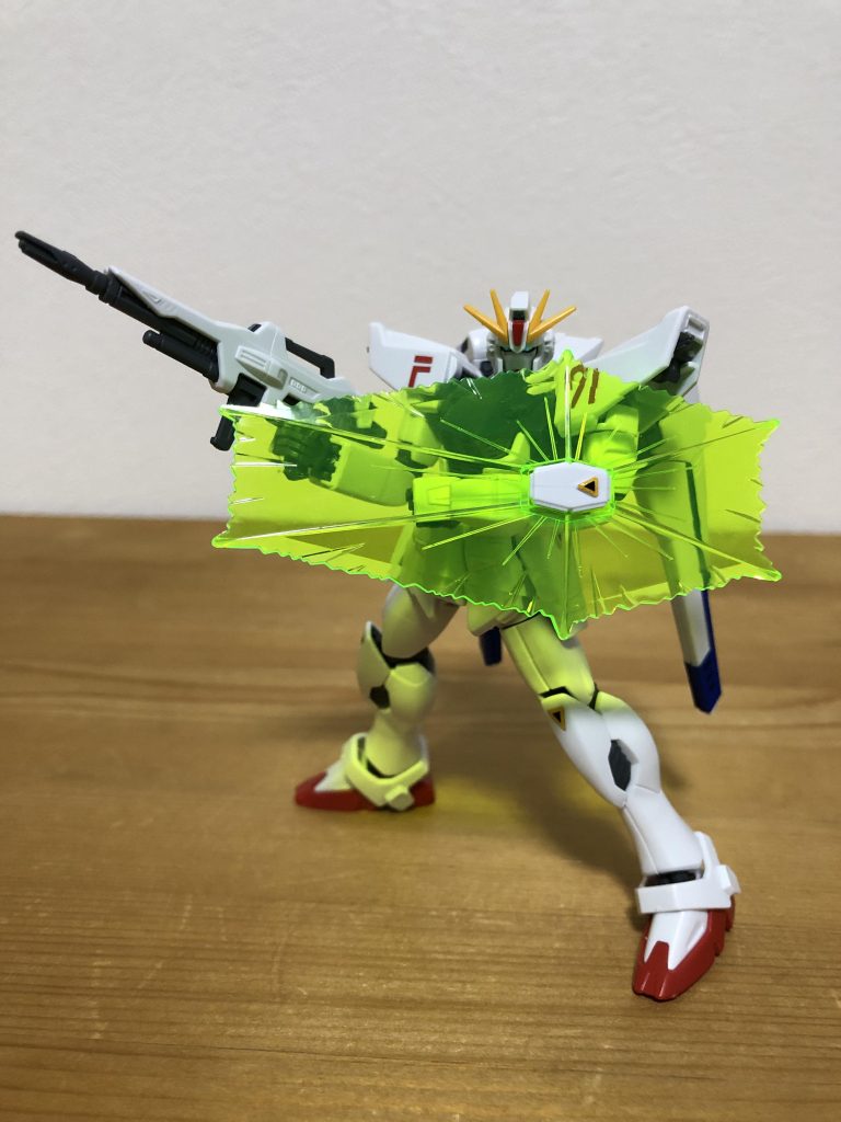 Vガンダムではお馴染みになっていたビームシールドはこの作品が初出だそうですね。