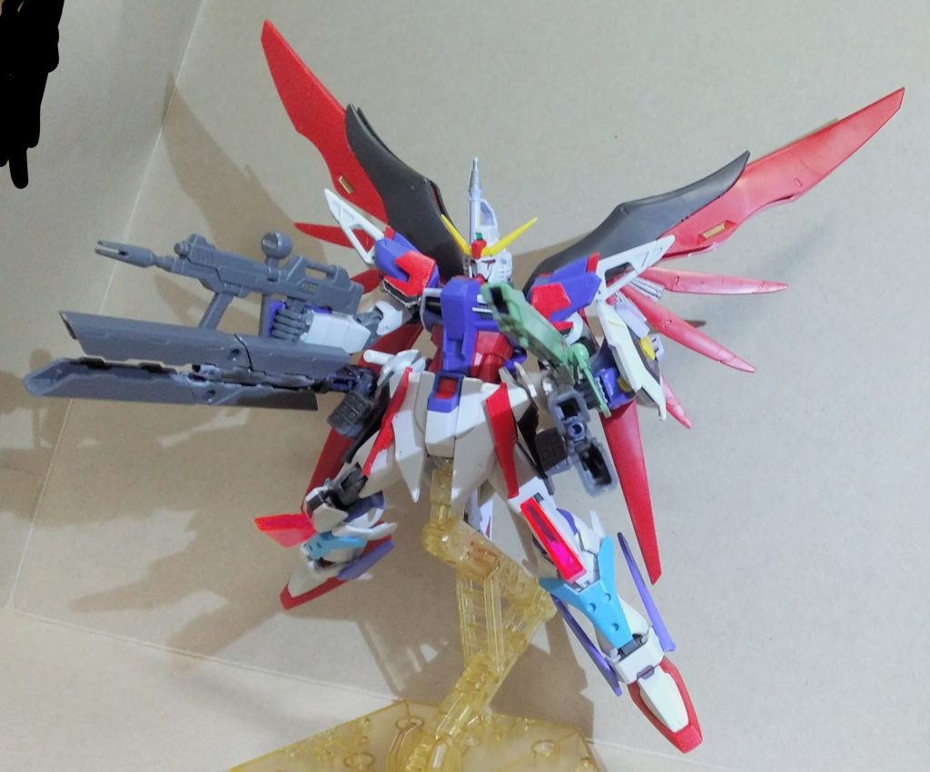 ・マルチロックオン、オールアウト・アタック、一斉射!各種射撃兵装を前面に展開、砲撃戦用意!!!