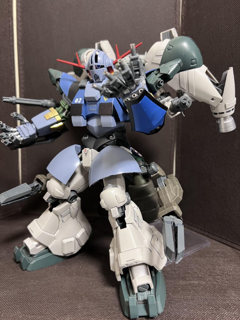 本当は前赤に投稿してあるジオングとツーショットを撮ろうとしましたが、ちょうど良い台座が無くて今回は断念しました。