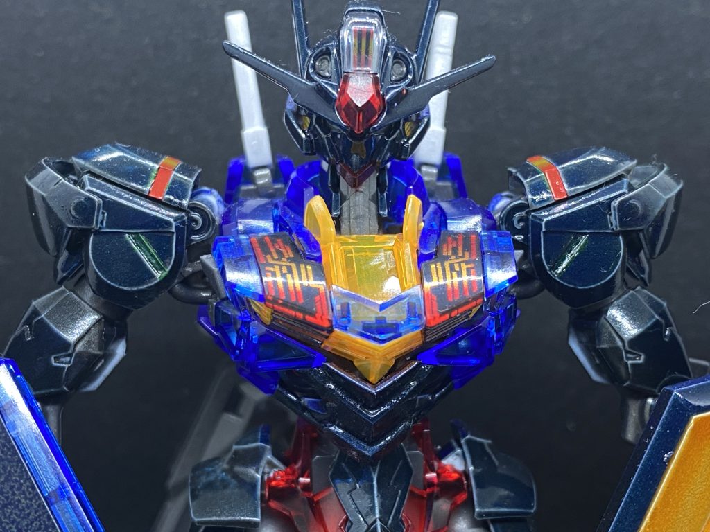 正面から！クリアパーツには手を加えず、他のパーツを塗っていきました