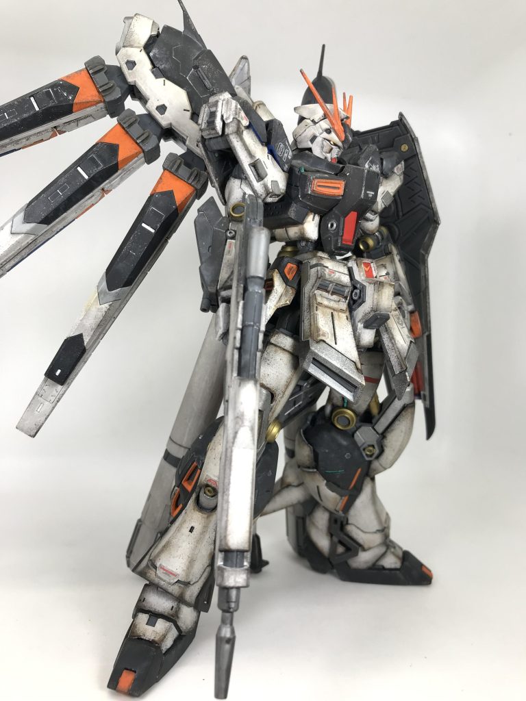ってかこのRG Hi-νはキットの出来栄えが素晴らしいので…無塗装パチ組だけでも十分にカッコいいです😃