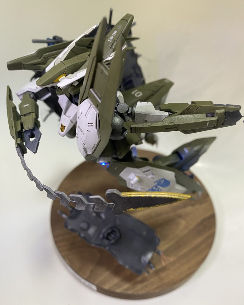 初めての投稿なので雑な仕上がりですが温かい目で見て下さい製作工程はブログにしてあります興味があれば見てやってください【ガデム】レギンレイズジュリア製作記『電飾改造』 | ザクから始めるプラモ生活 (ameblo.jp)