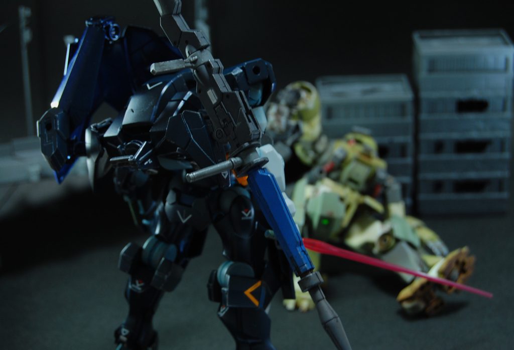 バックショット代わりに、デミを追い詰める図