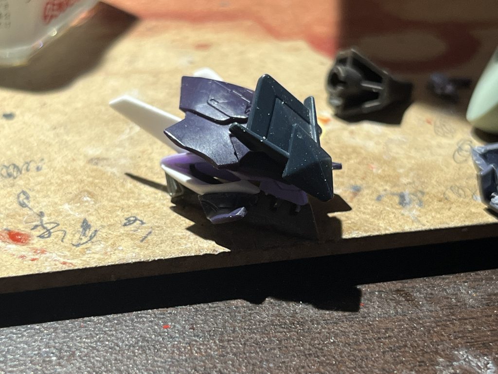 ベギルベウの頭部にプルーマの外装とダブルリベイクの手で制作。