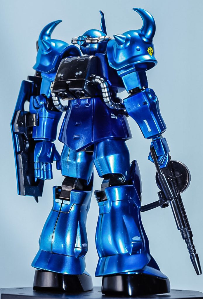 バックショット。グフも小学生の頃に作った以来だったのでなかなか感慨深いものがありました。