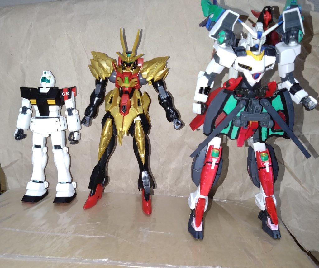 最後にティフォエウスの大きさについて。前回投稿した『ジム(ギャザーロード隊仕様)』と今も様々な形態を紹介し続けている『ガンダムリベロ』を並べてみました。1/144のジムよりも高いティフォエウスですがアニメの設定では全長19.8m、重量60.8tとのこと。それに比べ、リベロはティフォエウスより大きいです。製作前、リベロと同じ大きさと思っていたんですが…。まあ、ティフォエウスはクタン双竜型と合体することでかなり大きくなるのですが、実はリベロにも真の姿が存在します。クタン双竜型を製作してみないと分かりませんが、『キメラ』よりリベロの方が大きくなるかもしれません(~_~;) さて、今回はここまでになります。ティフォエウスはオリジナルストーリー『機動時空転移 ガンダムリベロ』にも登場しますので、是非とも宜しくお願いします。 そういえば、もう少しで劇場版SEEDが公開ですね?公開日に2体のガンダムを中心としたガンプラを投稿する予定です。つぶやきで少し教えるかもしれませんが……。それでは皆さん!次回も宜しくお願いします。