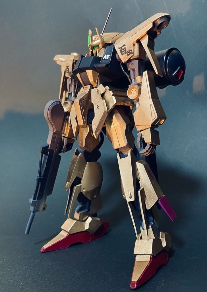 MGの百式改とはまた違った、シャープなデザインや体型のバランスが当時モノっぽく、逆に新鮮です。