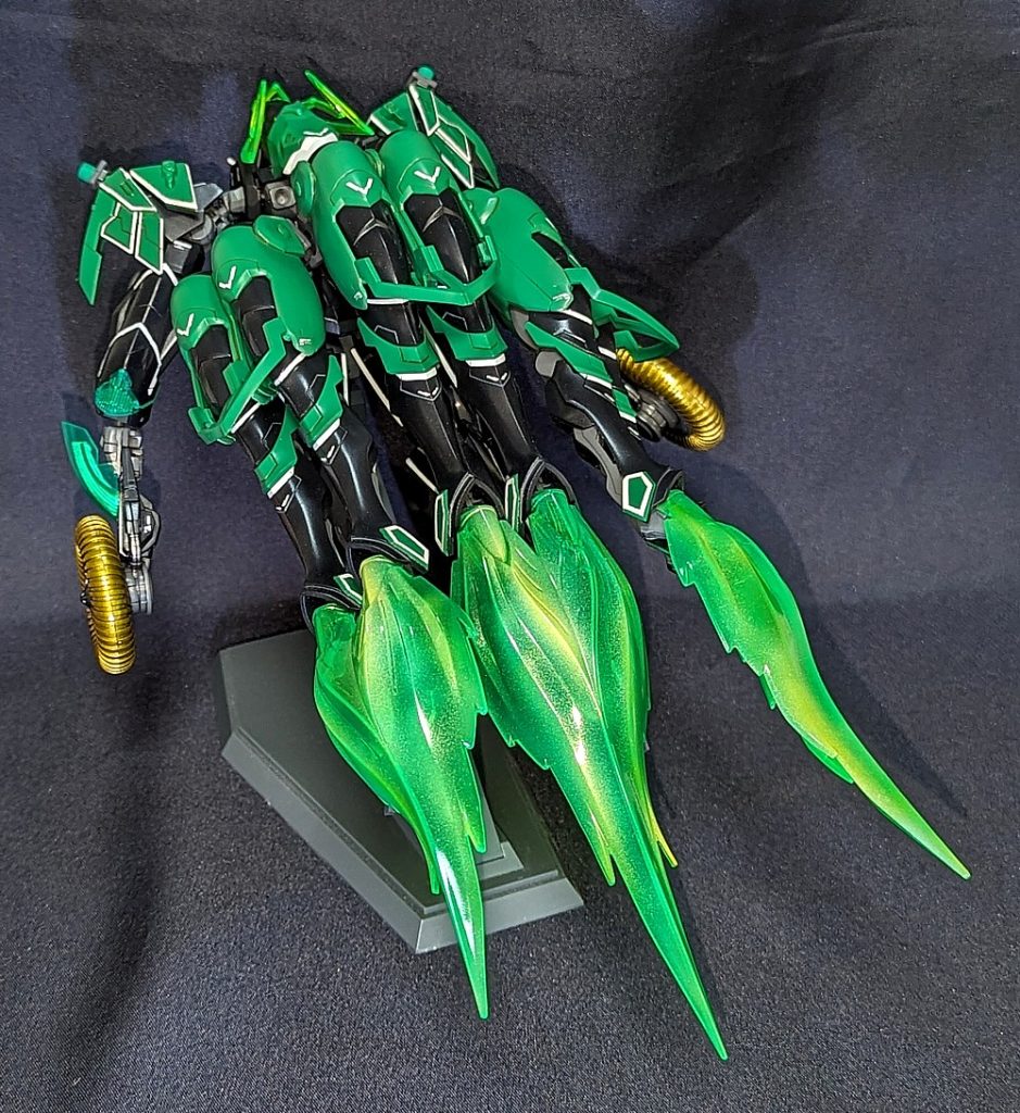 スピンドル・ナックルとマルチレッグ・スパインのエフェクトパーツはスターブライトシルバー,ホワイト,スターブライトブラスの順にグラデーション塗装してます