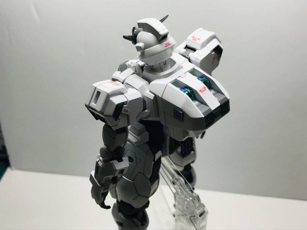 バックパックは動力部と言うかジェネレーターと言うか、まぁなんかエネルギーを蓄えてる所のイメージです。