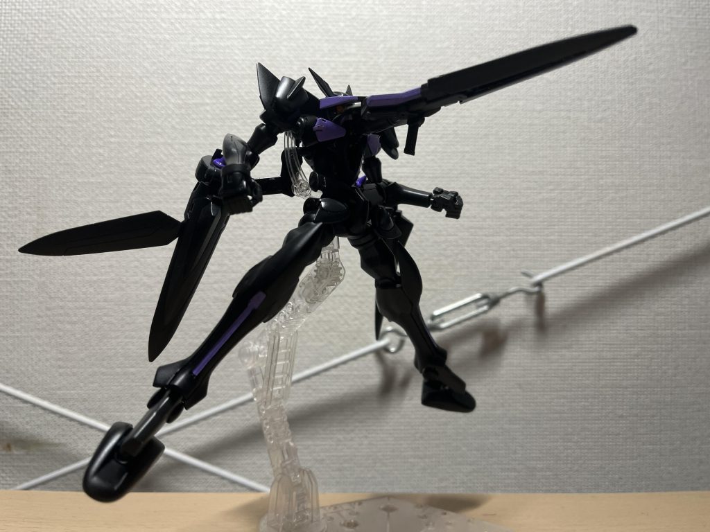 トライパニッシャー発射イメージ。静止画で見ると間抜けだなぁって思ってたんですけど、プラモでやると意外とイケる？