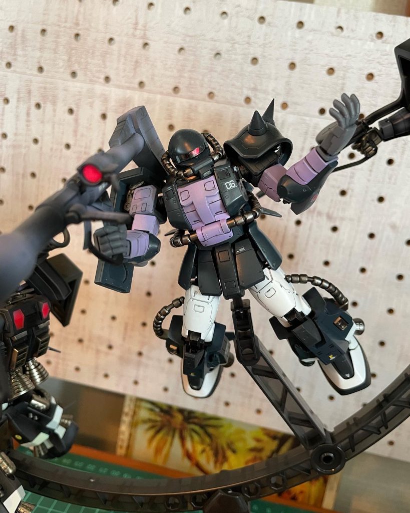 過去作、黒い三連星–4枚目/制作者：@shenyi333