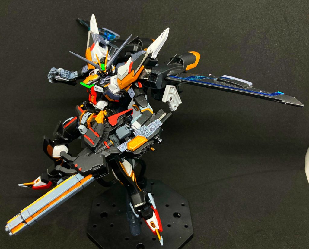 ガトリングガンは前腕部にハマるような形で装備ができます