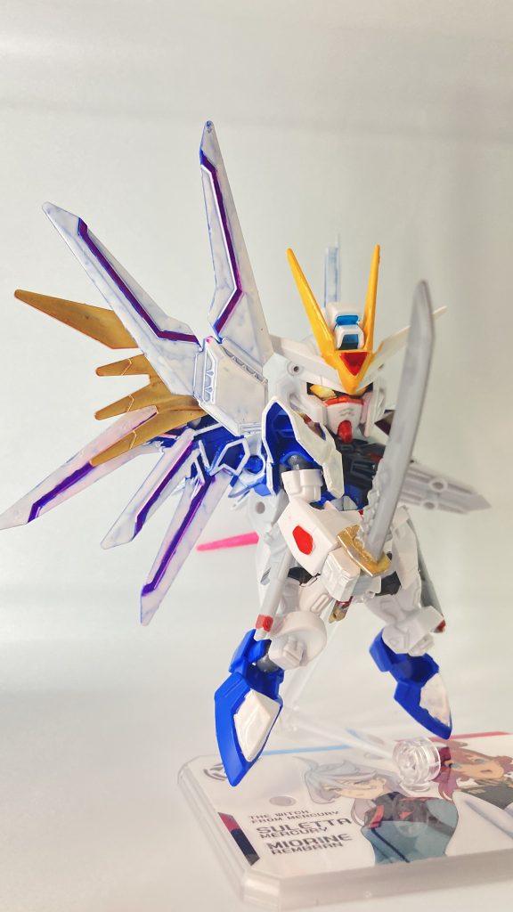 実体剣。フツノミタマというらしいです。フリーダムが実体剣を装備というのが熱いですね。外伝に刀が出てきていたので何か繋がりがあるのかも。