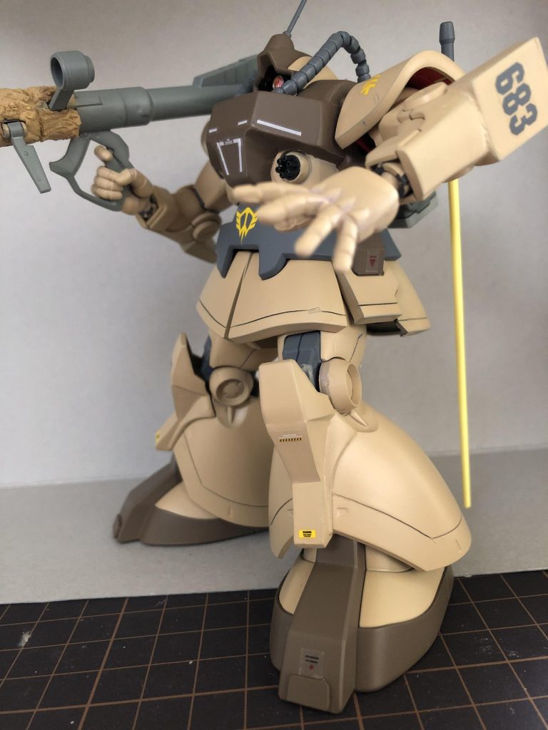 箱絵テイストのように。胸部の拡散ビームは、削るのに疲れたのでガトリングを着けました。