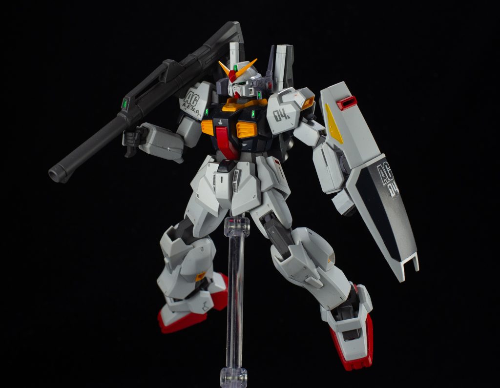 バズーカは、少し短くて細い感じがするので、オリジン版ガンダムのバズーカを一部流用して長さを延長しました