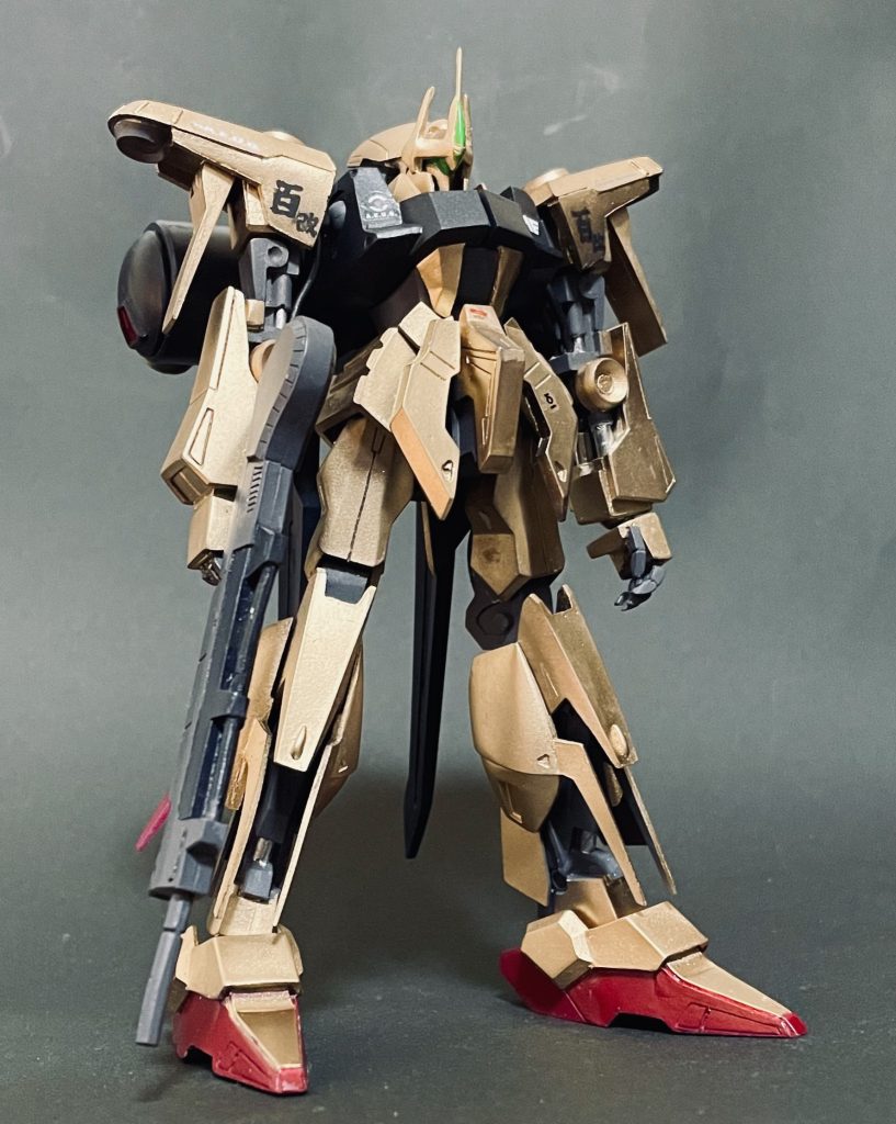 1986年頃のデザインとは思えない、古さを感じないデザインと造形です。