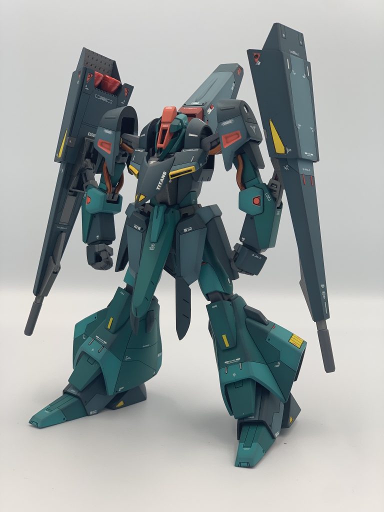 ギャプランを作りたかったのですが、フライルーのキットしか手に入らす、フライルーベースで作成しました。せっかくなので頭部や一部装甲をフライルーとのミックス加工。