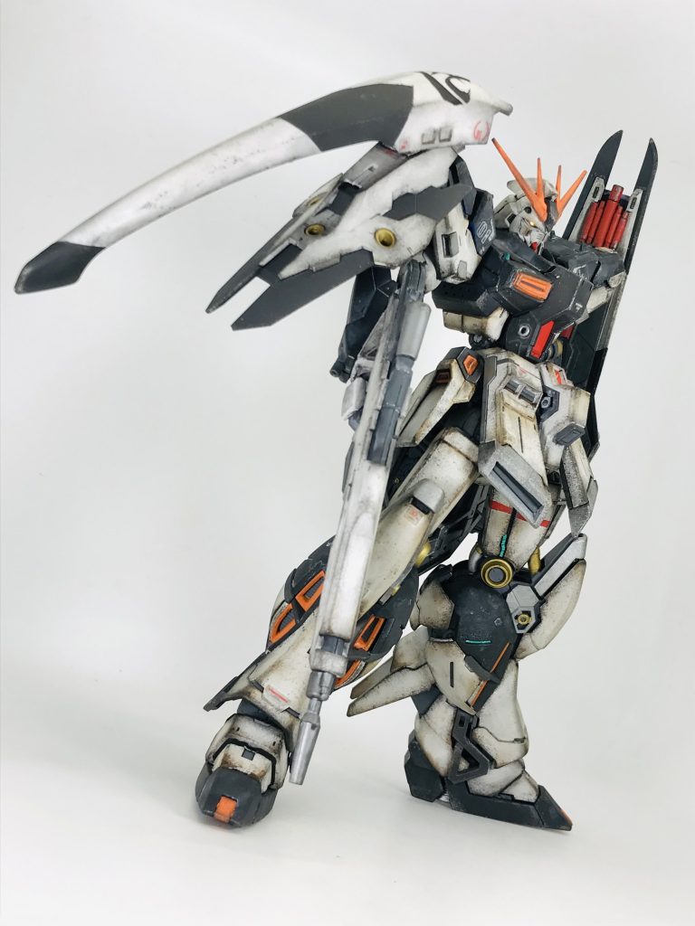 空いている穴に3mmランナーを指でちぎって接続するだけなら、元キットに戻すのも容易ですためしに色々くっつけてみましょう👍是非ミキシング初心者の方はお試し下さい😃tamama… … せめてランナー…指でちぎらずニッパー使えよ？🙄（笑）