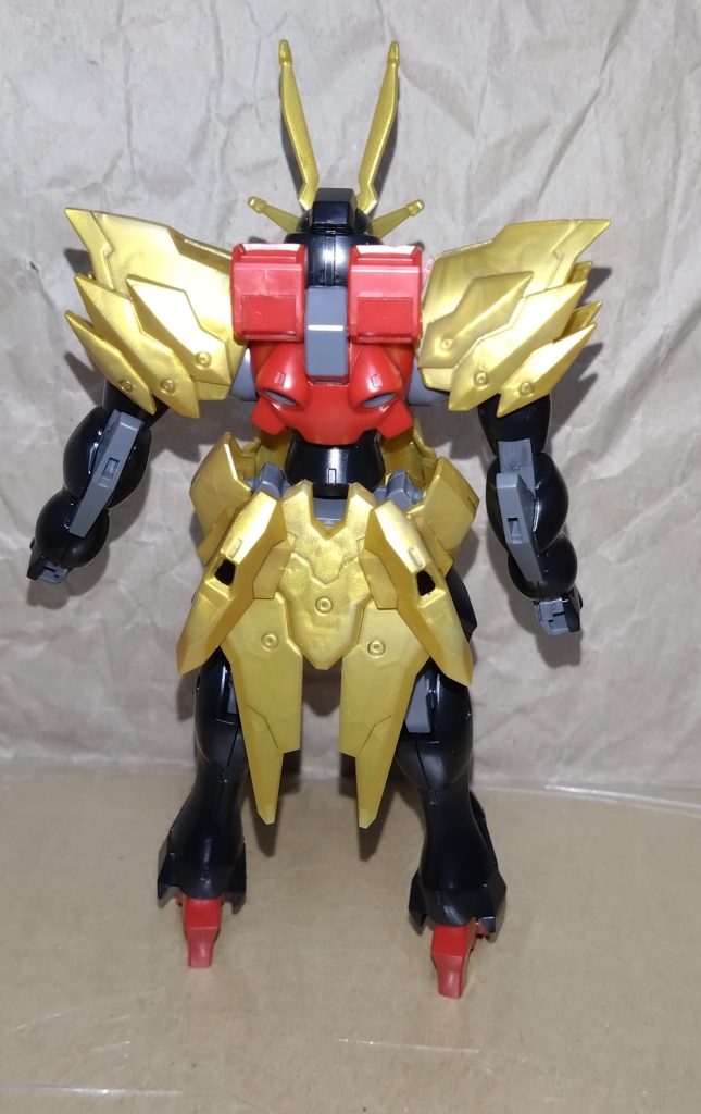 『ティフォエウスガンダム』型式番号:不明アニメ『ガンダムビルドメタバース』に登場するガンプラ。ラファエルガンダムがベースとなっており、黒と赤、ゴールドを基調としたカラーリングに。また、大型化されたアンテナや装甲が特徴的になっている。アニメでは1話のCパート、最終話の3話に登場。圧倒的な力を見せつけ、更に大型サポートMA『クタン双竜型』と合体することで真の姿に…。ランナーが大量にあり、制作時はランナー探しで大変でした(⌒-⌒; ) ちなみにですが、付属のシールは顔のシール以外貼ってません。シールの部分は全てマーカーで塗りました。