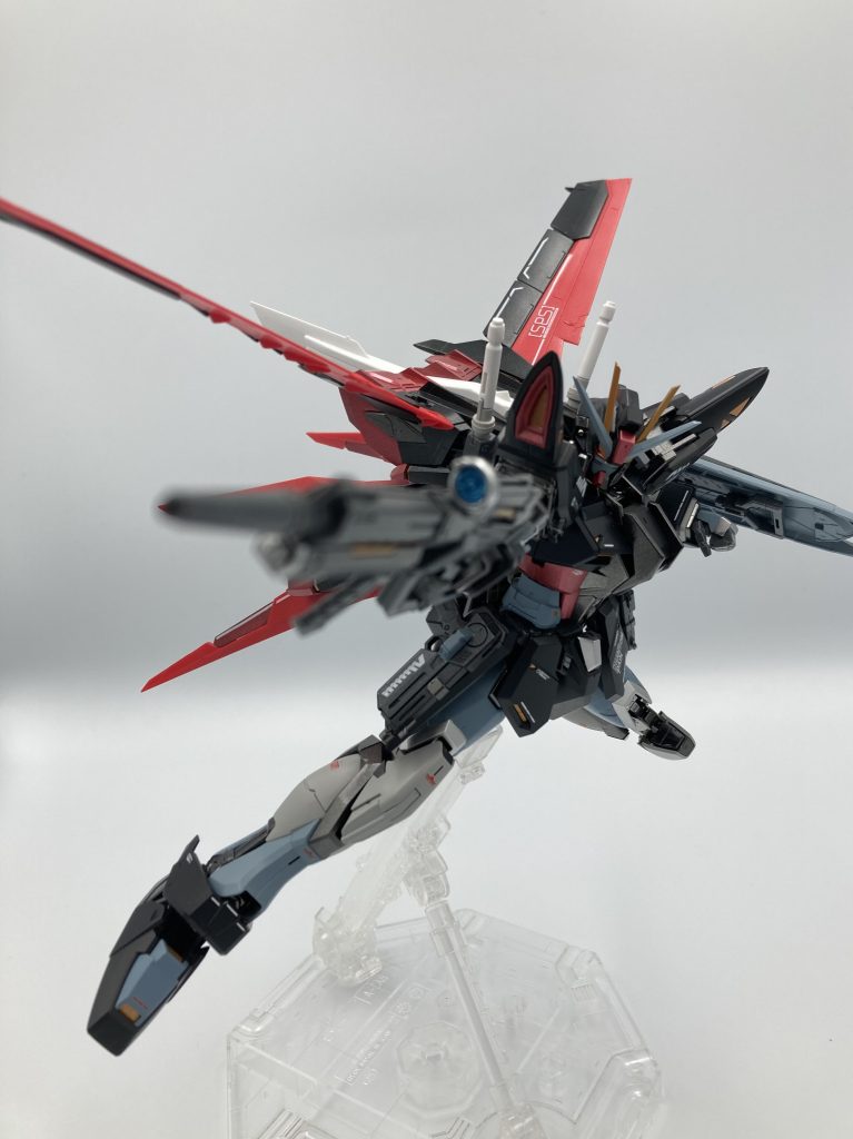 胴体もほぼルージュですのでエールストライカーも付けれますね