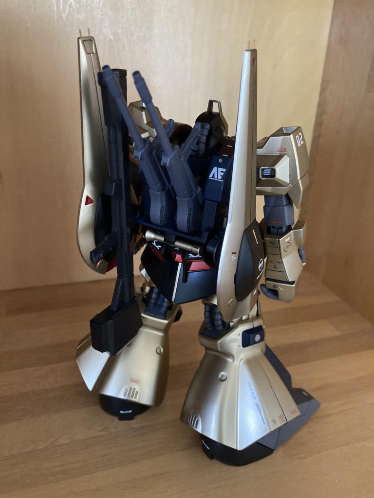 スタイル改修などはしてません。立ち姿は文句なくかっこいいキットです。ただ内部フレームはなく稼働は少ないのでポージングは難しいキットという印象です。