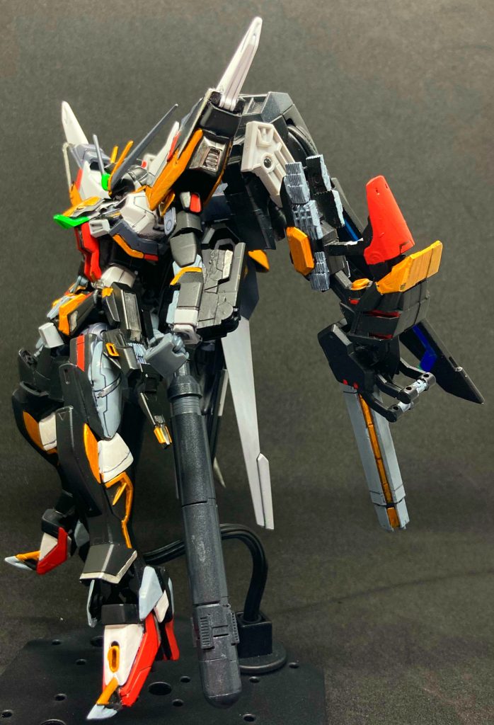 はじめはDインパルス+αだったのですが隠者の羽だけの方がかっこいいなと思いこちらだけに絞りました肩周りは隠者を意識した作りにしてます