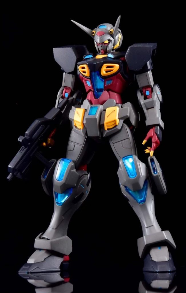 ■正面_素体パック装着時を考慮して肩は削り込み、A.O.Z.オマージュありつつ、アレンジしたカラーリングにしてます。もちろん指先の色を変えています。本体のクリアパーツ裏には偏光シートを貼り込み、角度で変わる発光感を出しています。