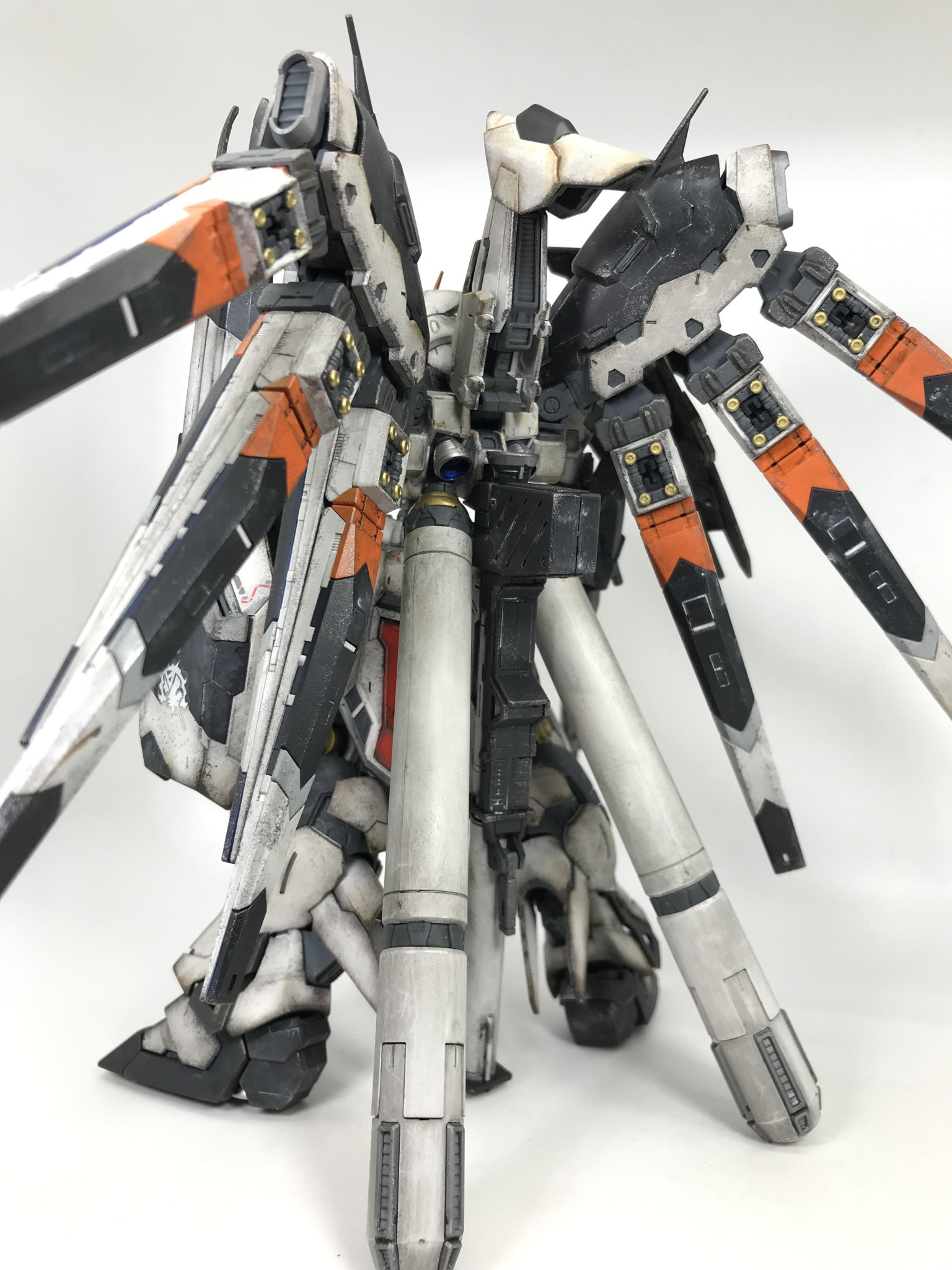 RG Hi-νガンダム 部分塗装 ウェザリング仕上げ ＋ 簡単オリジナルミキシング方法紹介｜tamamaさんのガンプラ作品｜GUNSTA（ガンスタ）