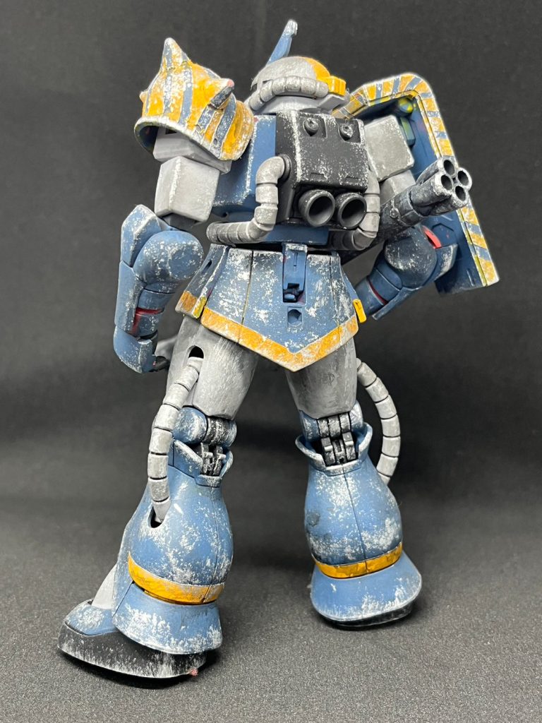 私がガンプラを始めた40年前はシルバーのハゲチョロとドライブラシの汚しだったがスポンジの加減が分からずやり過ぎた まぁこんなもんでしょ