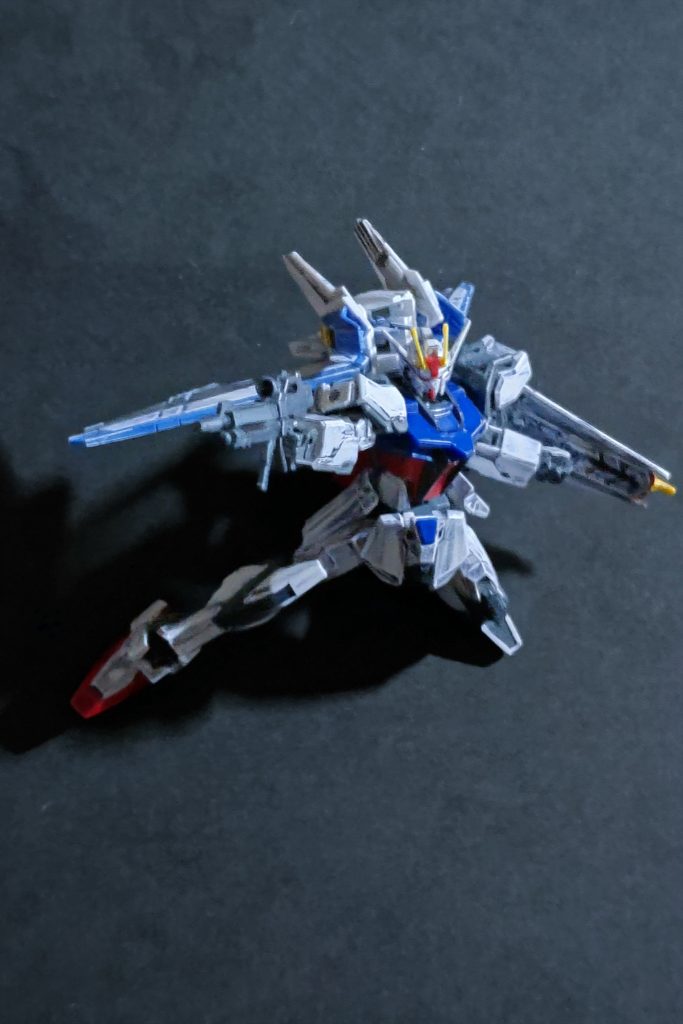 ついでにストライクガンダムにもつけてみたりして。