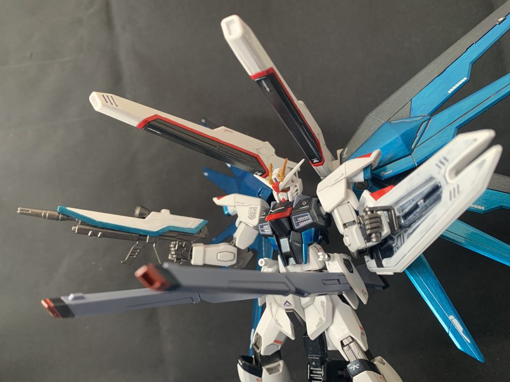 フリーダムと言えばな、ハイマットフルバースト映えますね良いホワイトの塗料があれば教えて欲しい