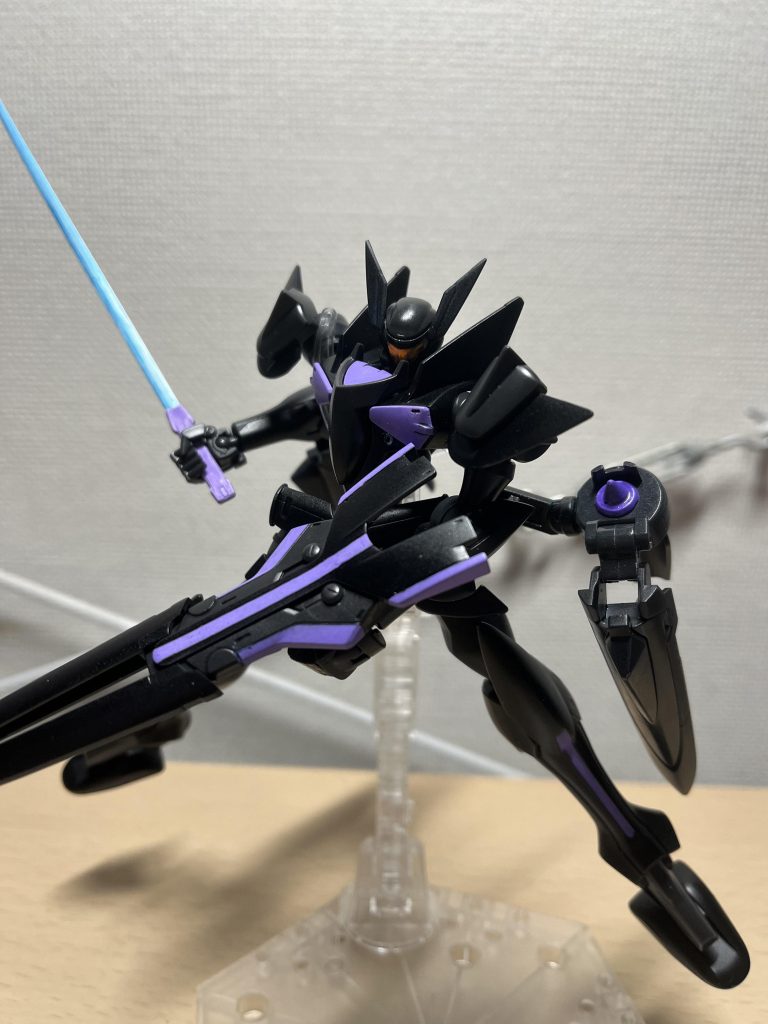 ビームサーベルはオーバーフラッグっぼく水色にしてみました。決してオレンジ系のペンを持っていなくて、仕方なくメタブルーにしたとかじゃないんだからね！