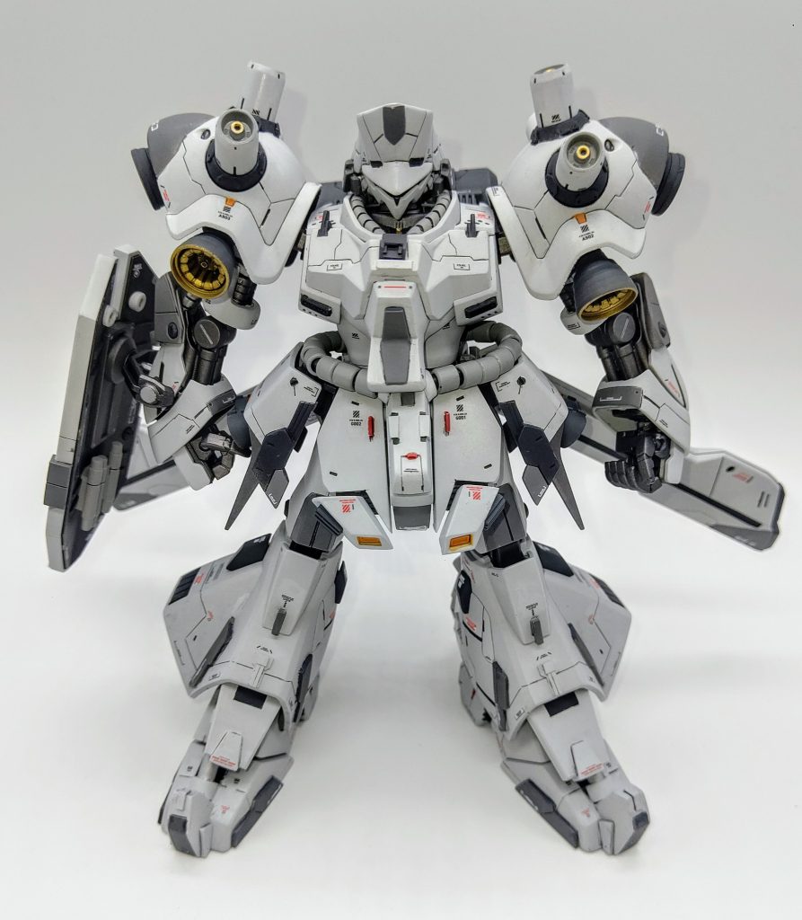 コックピットハッチやフロントスカートは一部スクラッチをしてオリジナルにしています。