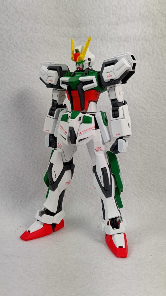 本体フロントストライクをベースに量産機っぽい感じに改造・塗装しています