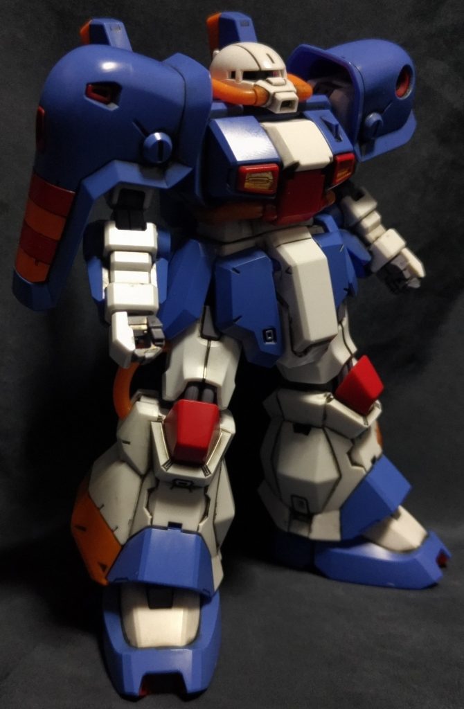 なかなか厳ついフォルムですね♪