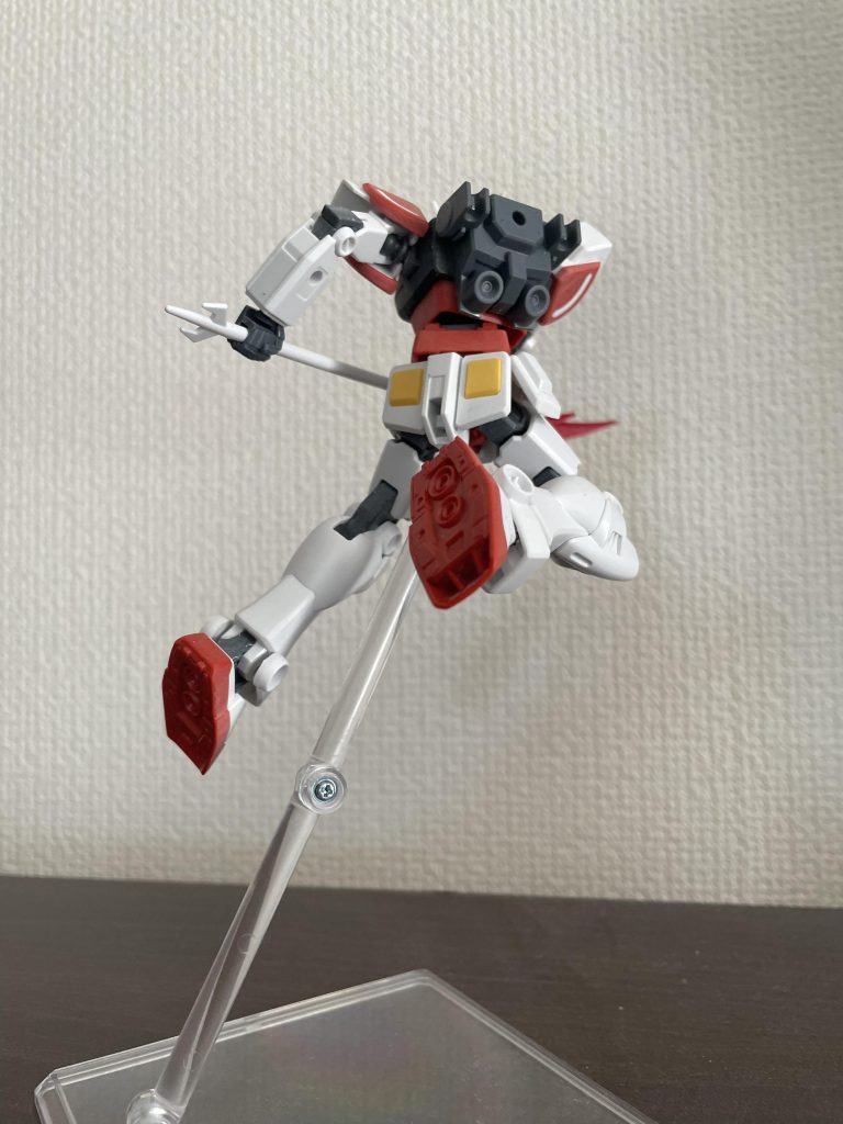 バックショットはバックパックがいかにもEG感が出ていてますバーニアが一体成形はなかなかもっさりとしている…