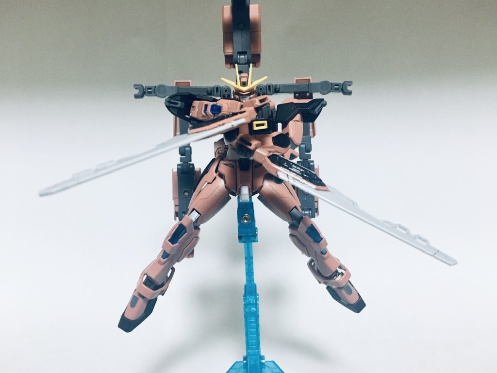 ヒートブレイドのクラウソラスです。エターナルアームズの両翼に付いている剣になります。剣から放出する熱で相手を焼き切ります。