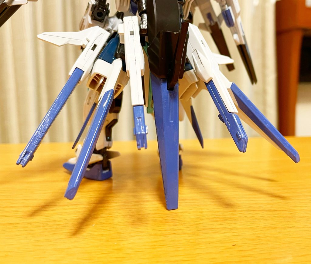 九尾もモチーフのひとつなので9本しっぽがあります。