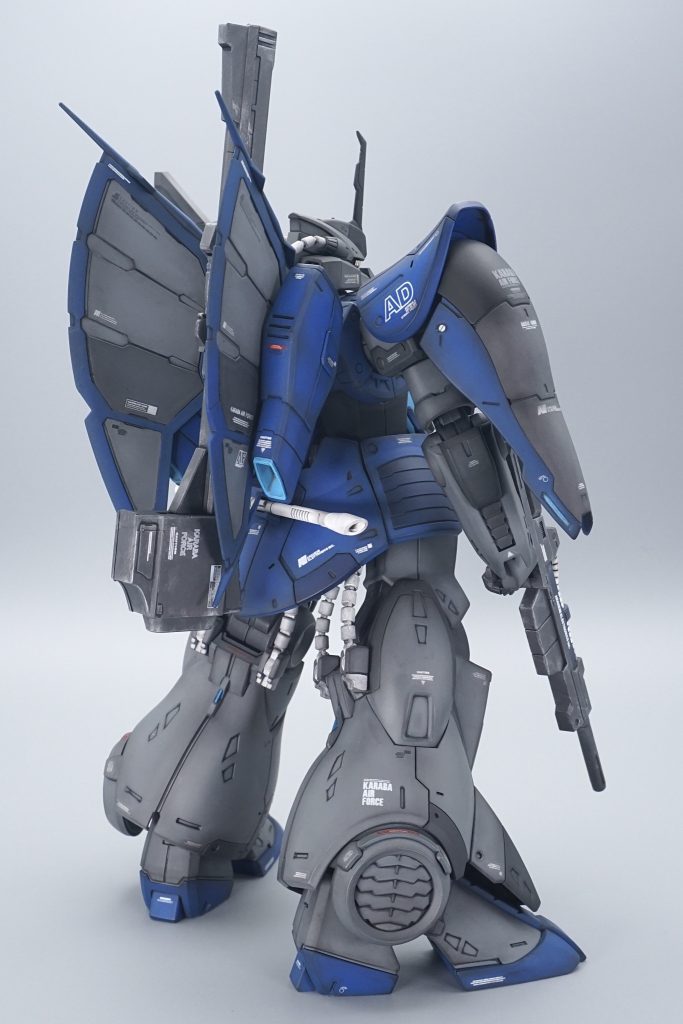 今回 ワントーン暗い色は、ガイアのクリアブラックで、いわゆるスモークを掛ける感じで塗ってみました。手軽で良いですが、トップコート後に雰囲気が変わってしまい、調整に手間取りました。。。