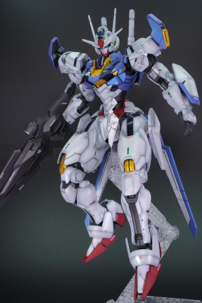 関節が本当にギチギチなので、シリコンスプレーで動きやすくしました。油断するとパーツ破損しそうです…